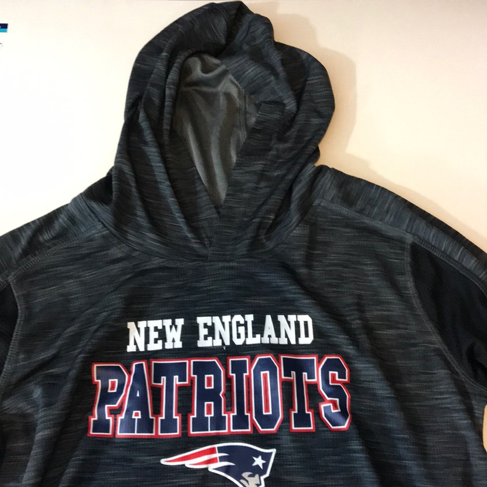 Youth boys hoodie long sleeve NFL Patriots NWT